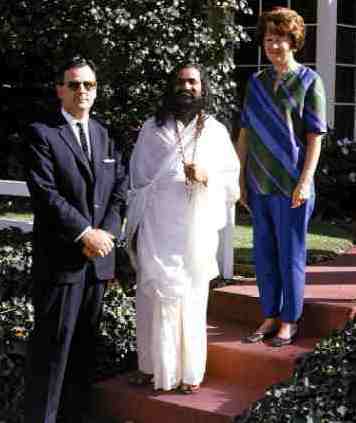 Maharishi Mahesh Yogi with Helen and Charlie Lutes