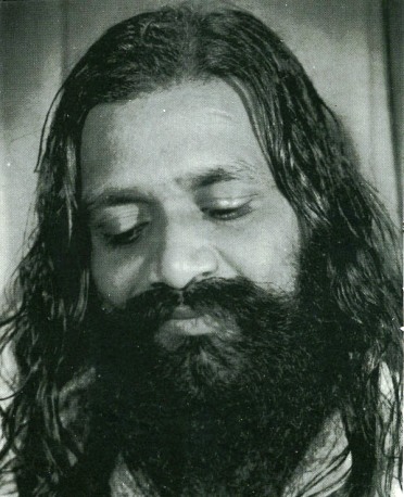 Maharishi Mahesh Yogi Speaks with Mother Divine.